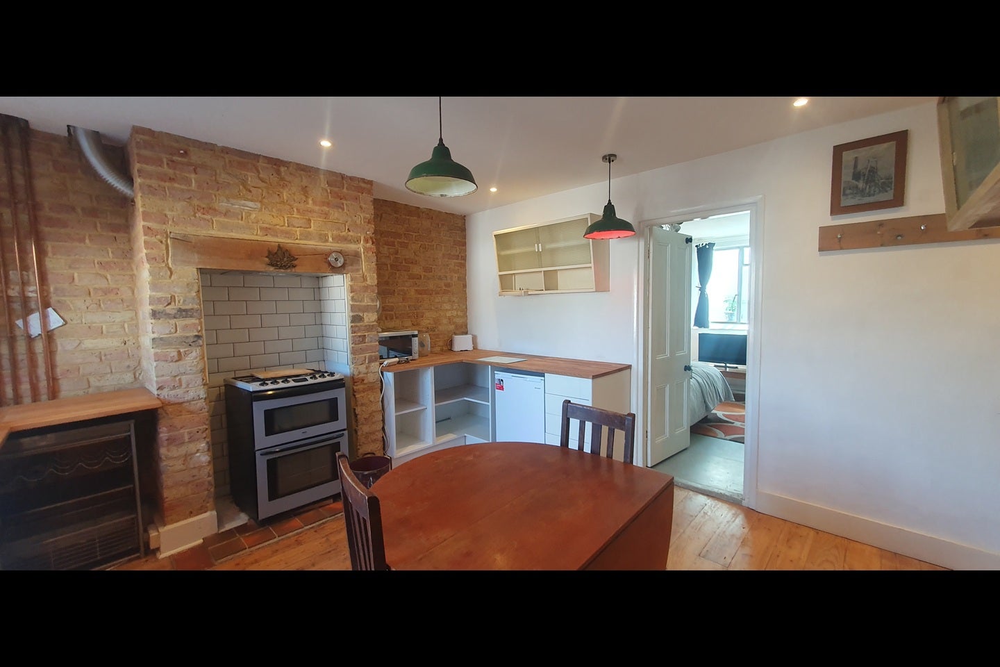 Flat Longfield Road in Dover