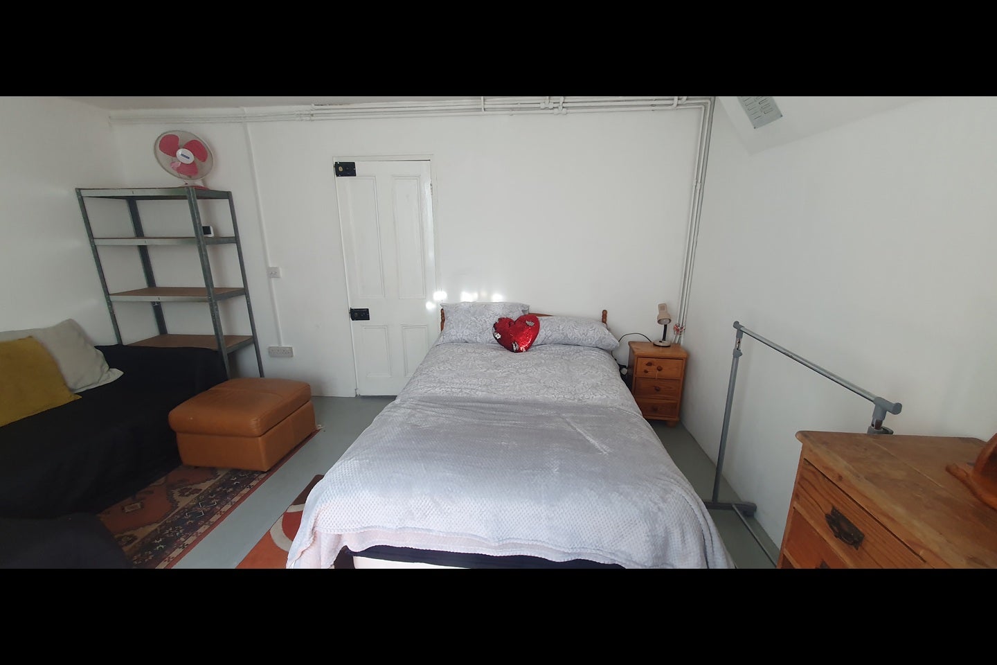 Flat Longfield Road in Dover