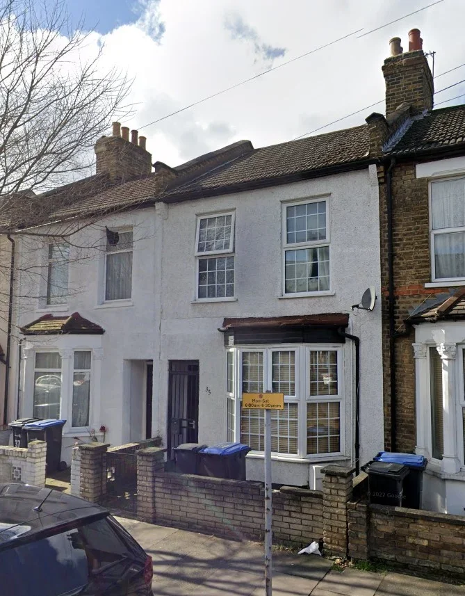 House Leeds Street in Greater London