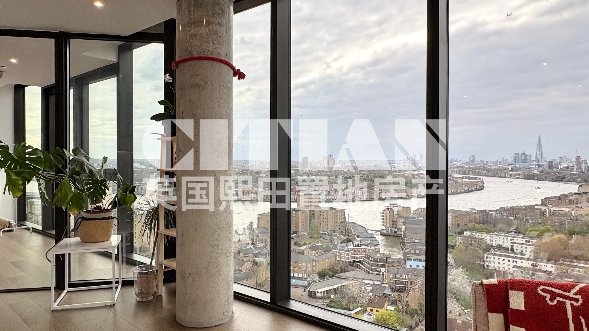 Flat Limehouse Causeway in Greater London