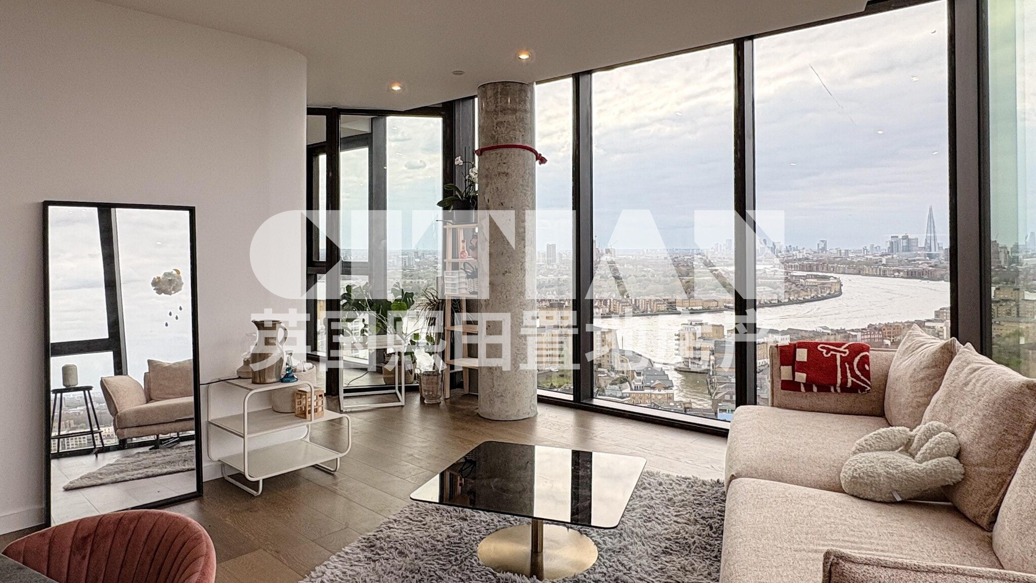 Flat Limehouse Causeway in Greater London