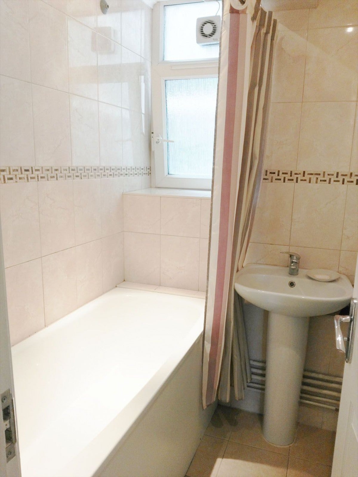 Flat Cropley Street in Greater London