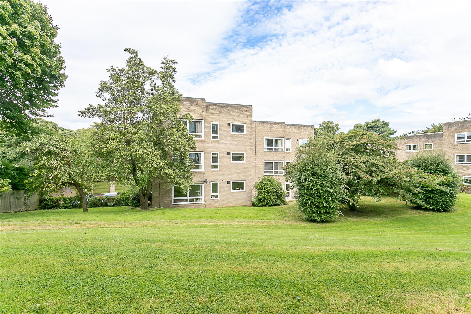Flat Adderstone Crescent in Newcastle upon Tyne