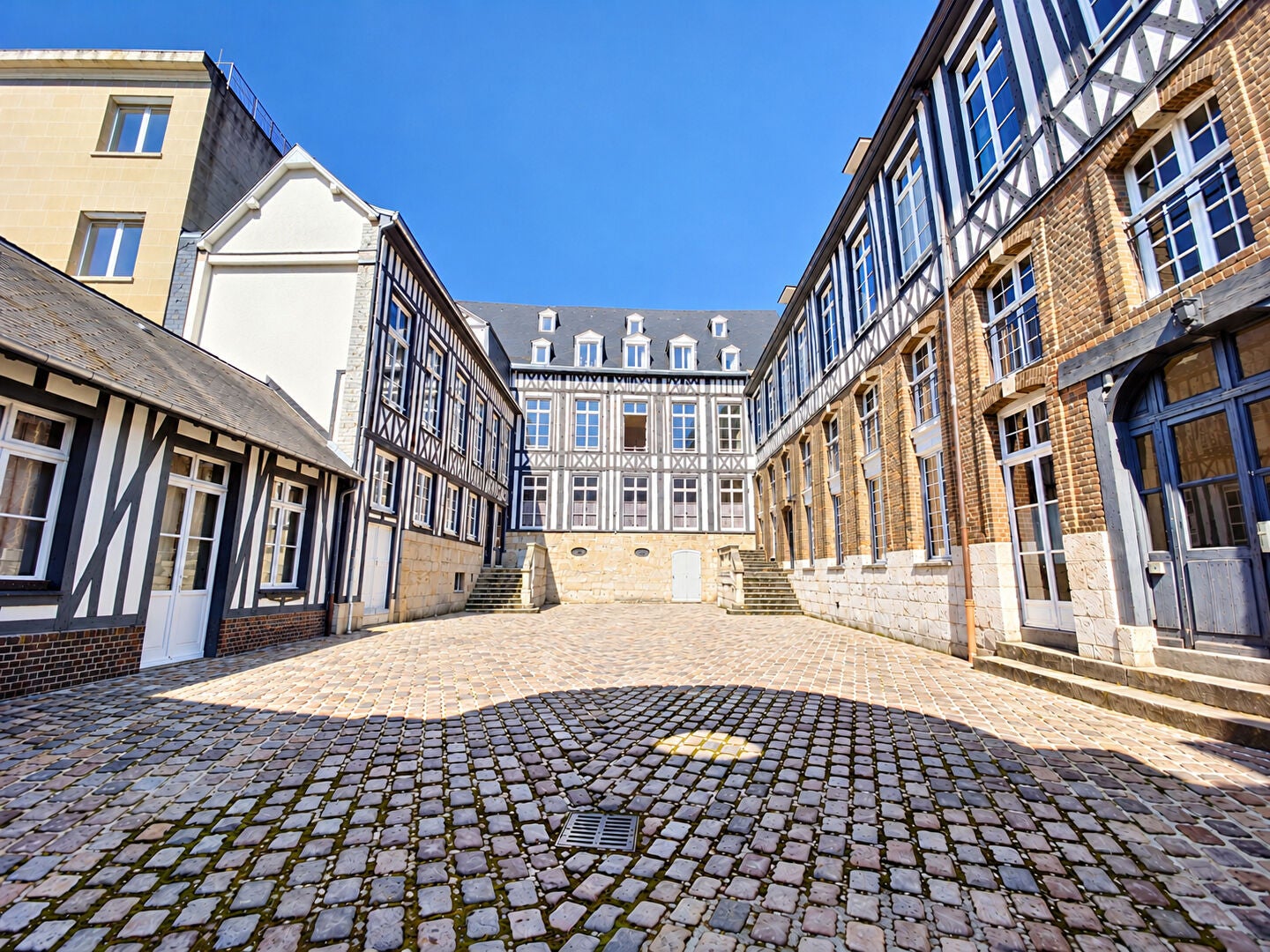 Flat Rue Saint-Éloi in Rouen