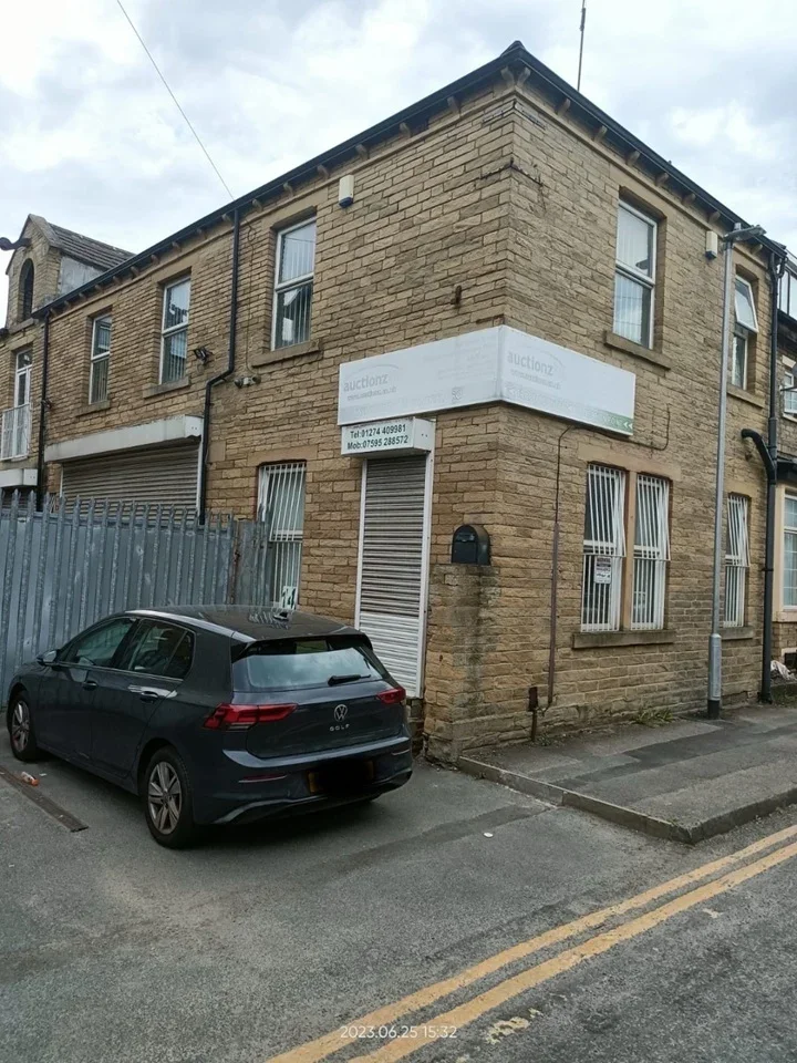House Mansfield Road in Bradford
