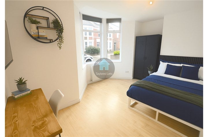 Flat Kelvin Grove in Newcastle upon Tyne