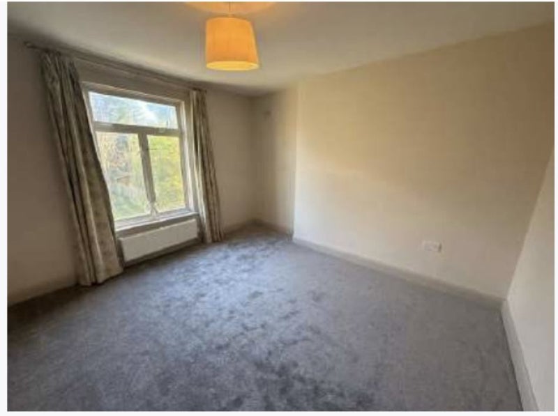 Room Cranhurst Road in Greater London