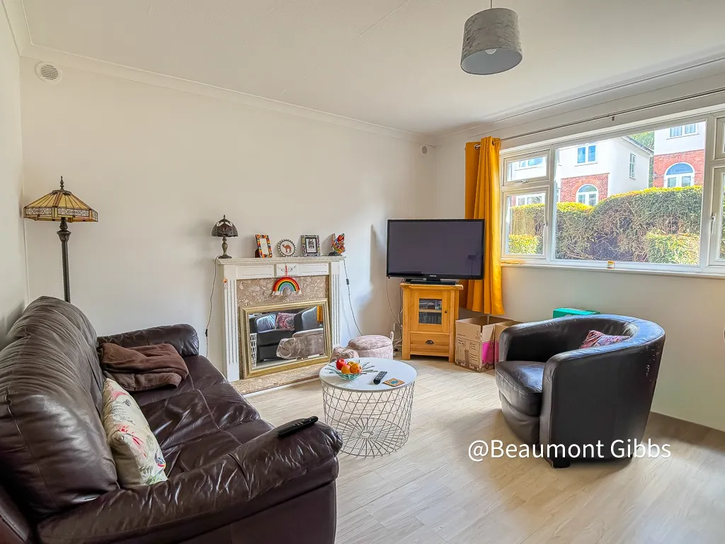 Flat Red Lion Lane in Greater London