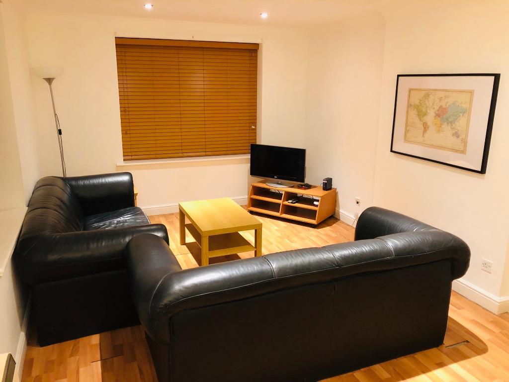 Flat Lockett Gardens in Salford