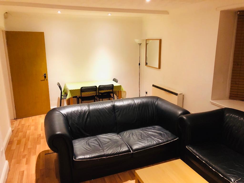 Flat Lockett Gardens in Salford