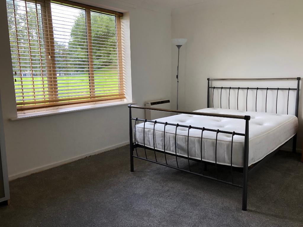 Flat Lockett Gardens in Salford