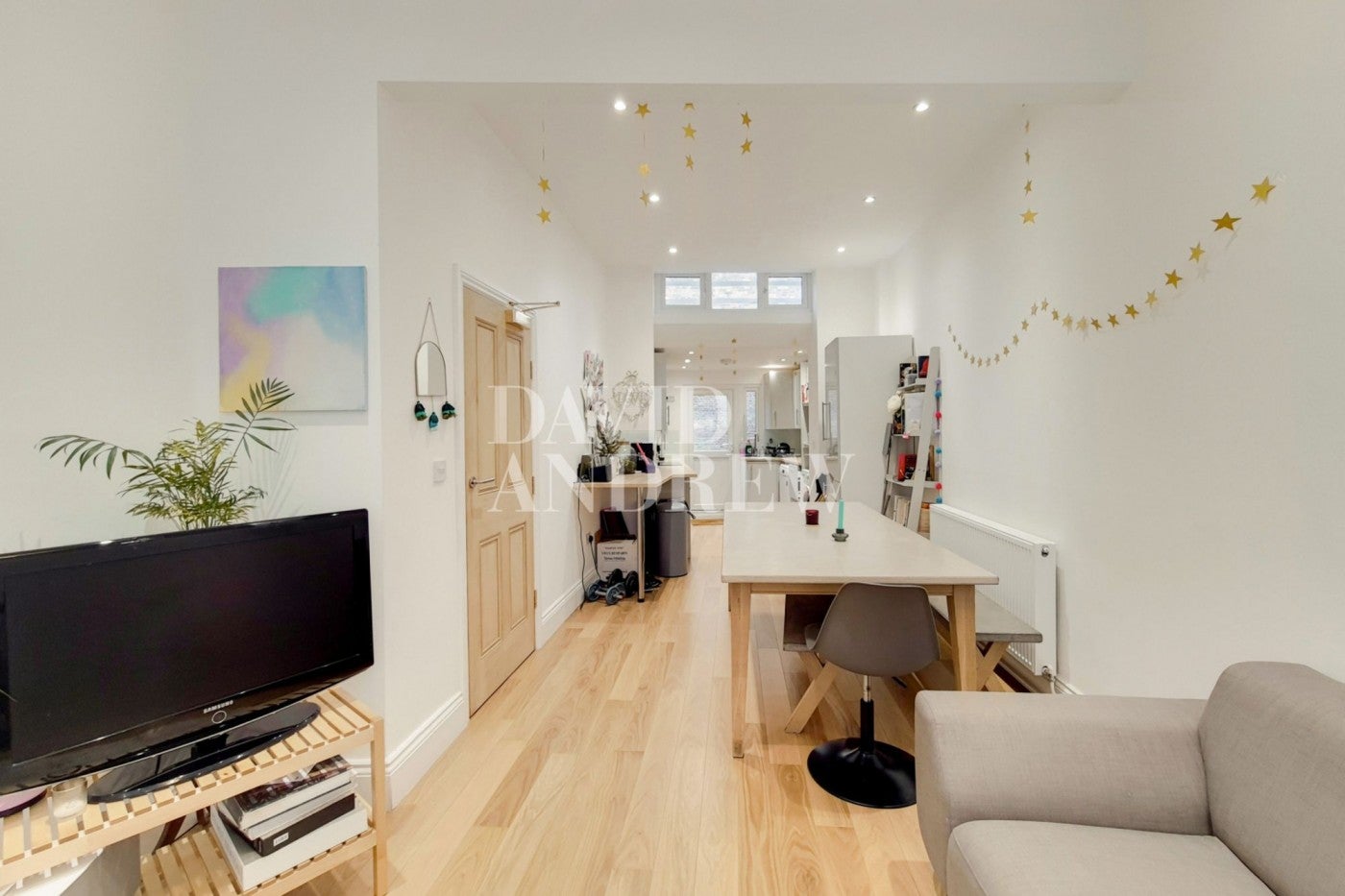 House Mayton Street in Greater London