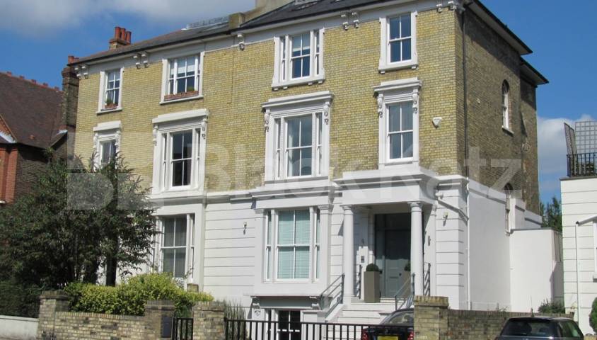 Flat Parkway in Greater London