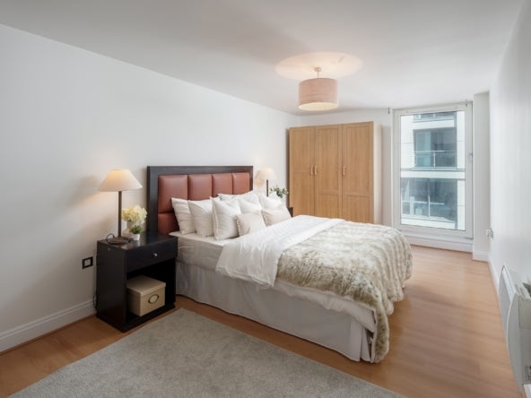 Flat Winchester Mews in Greater London