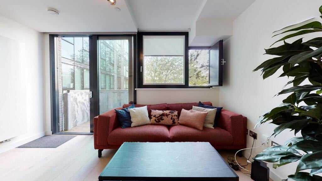 Flat Highgate Hill in Greater London