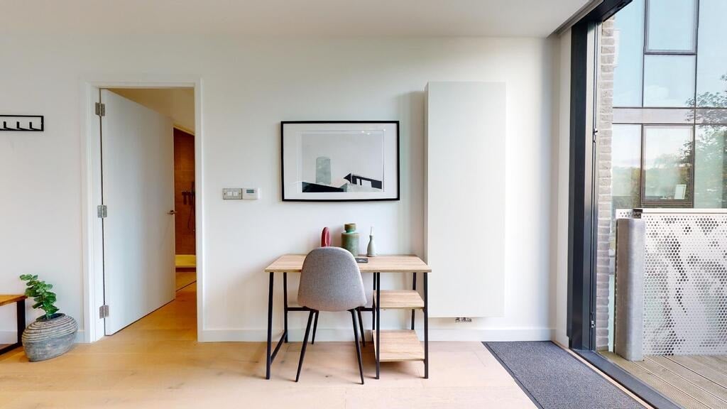 Flat Highgate Hill in Greater London