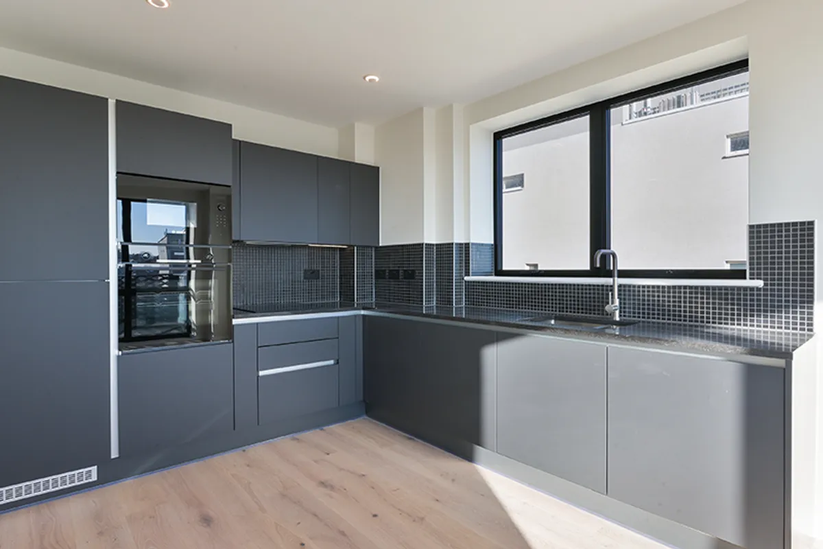 Flat Boston Road in Greater London