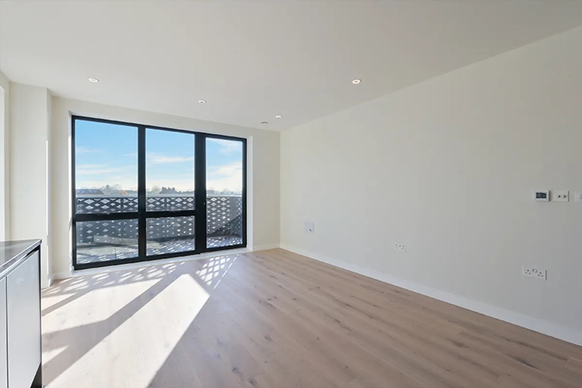 Flat Boston Road in Greater London