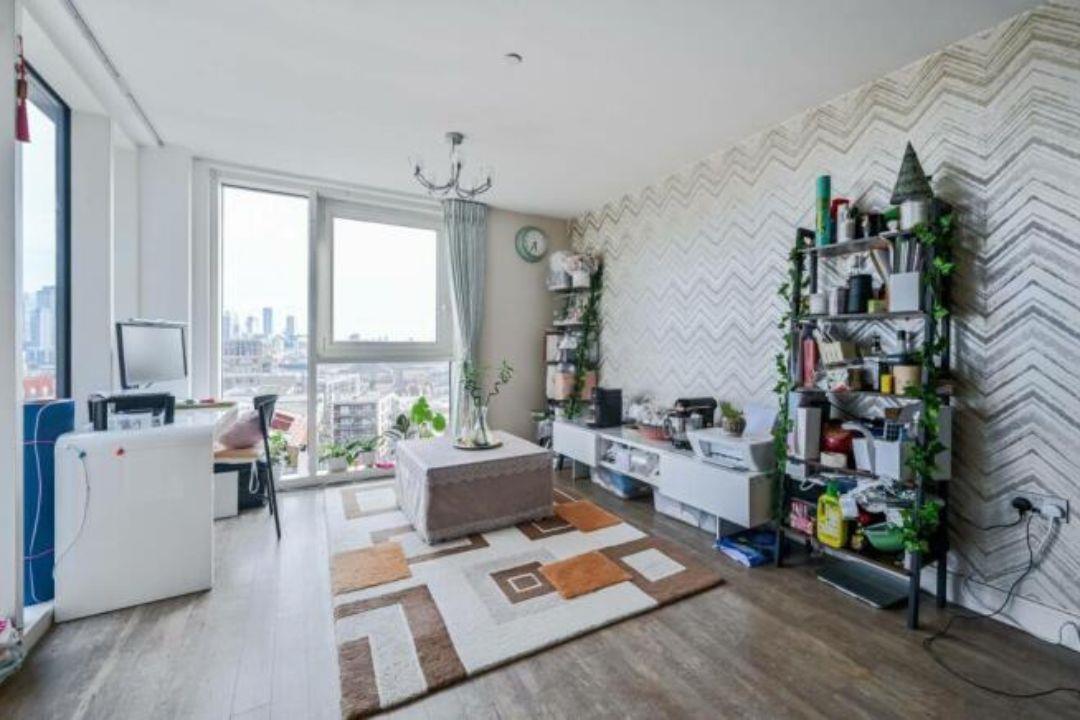 Flat Naomi Street in Greater London