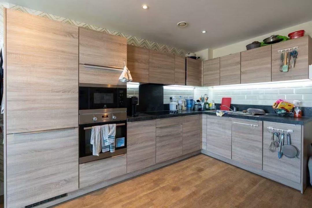 Flat Naomi Street in Greater London