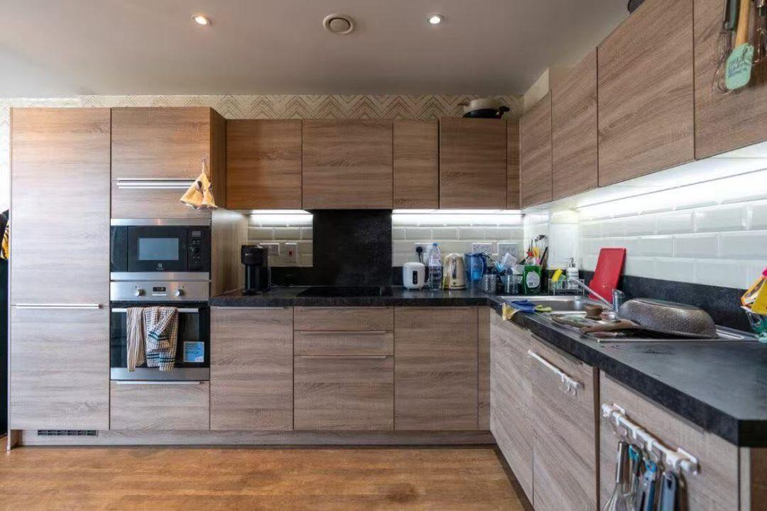 Flat Naomi Street in Greater London