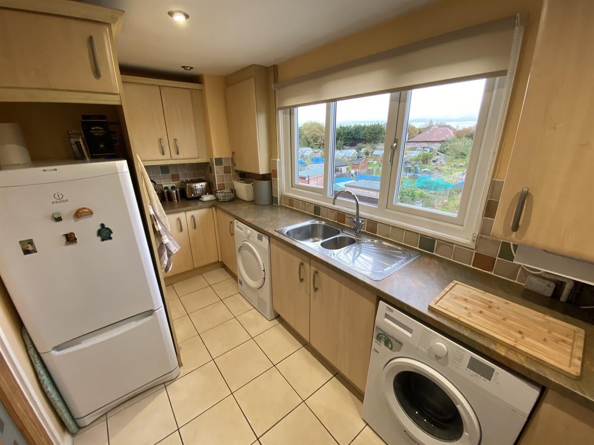 Flat De Villiers Avenue in Crosby