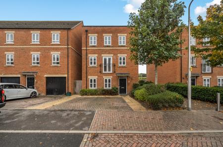 House Fetlock Drive in Greenham