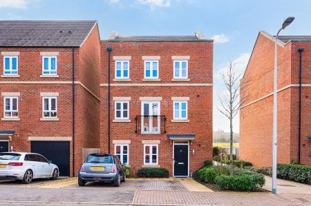 House Fetlock Drive in Greenham