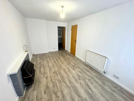 Flat The Droveway in Wolverhampton