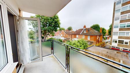 Flat Pembroke Gardens in Portslade by Sea