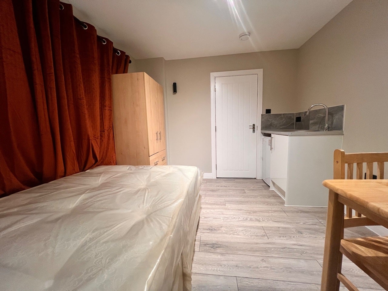 Room Elsenham Crescent in Basildon