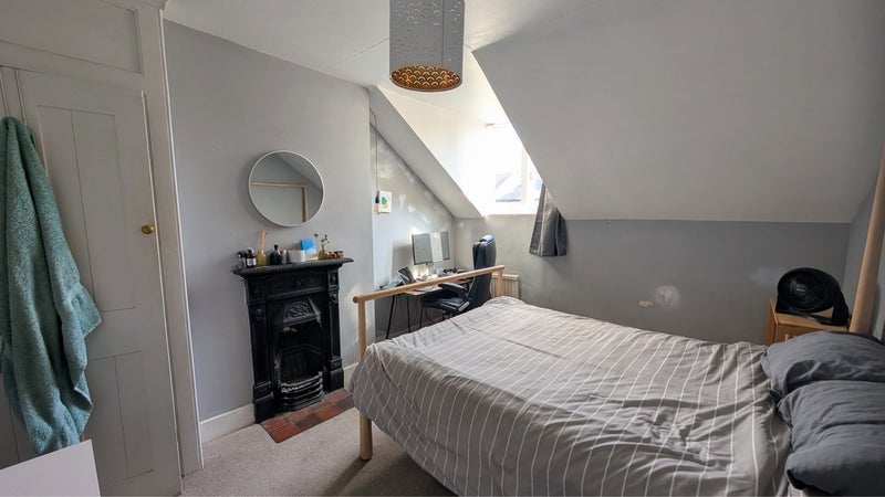 Room Kenwyn Road in Greater London