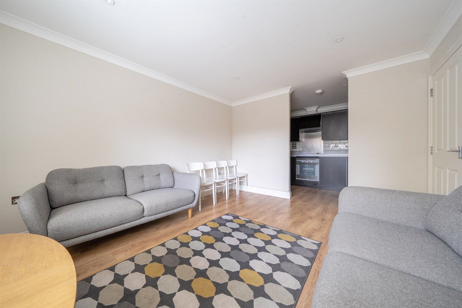 Flat Elm Grove in Horsham