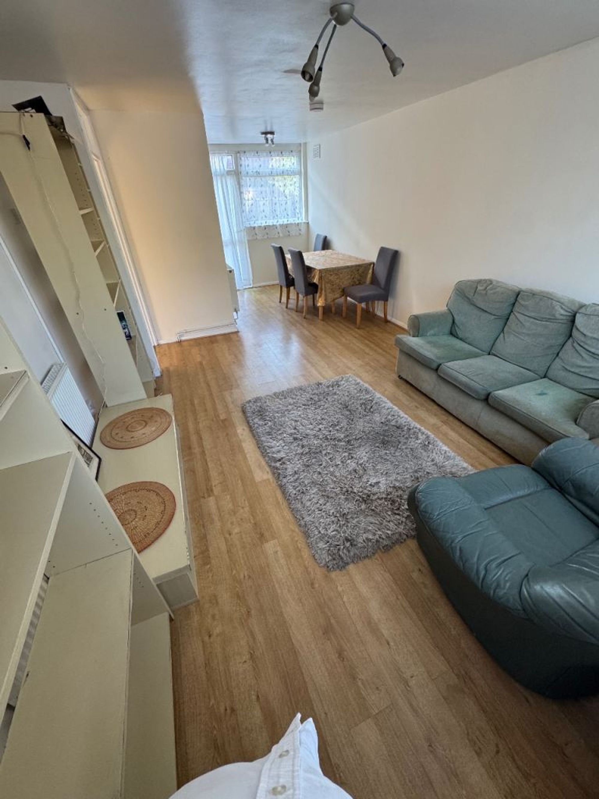 Flat Grant Road in Greater London