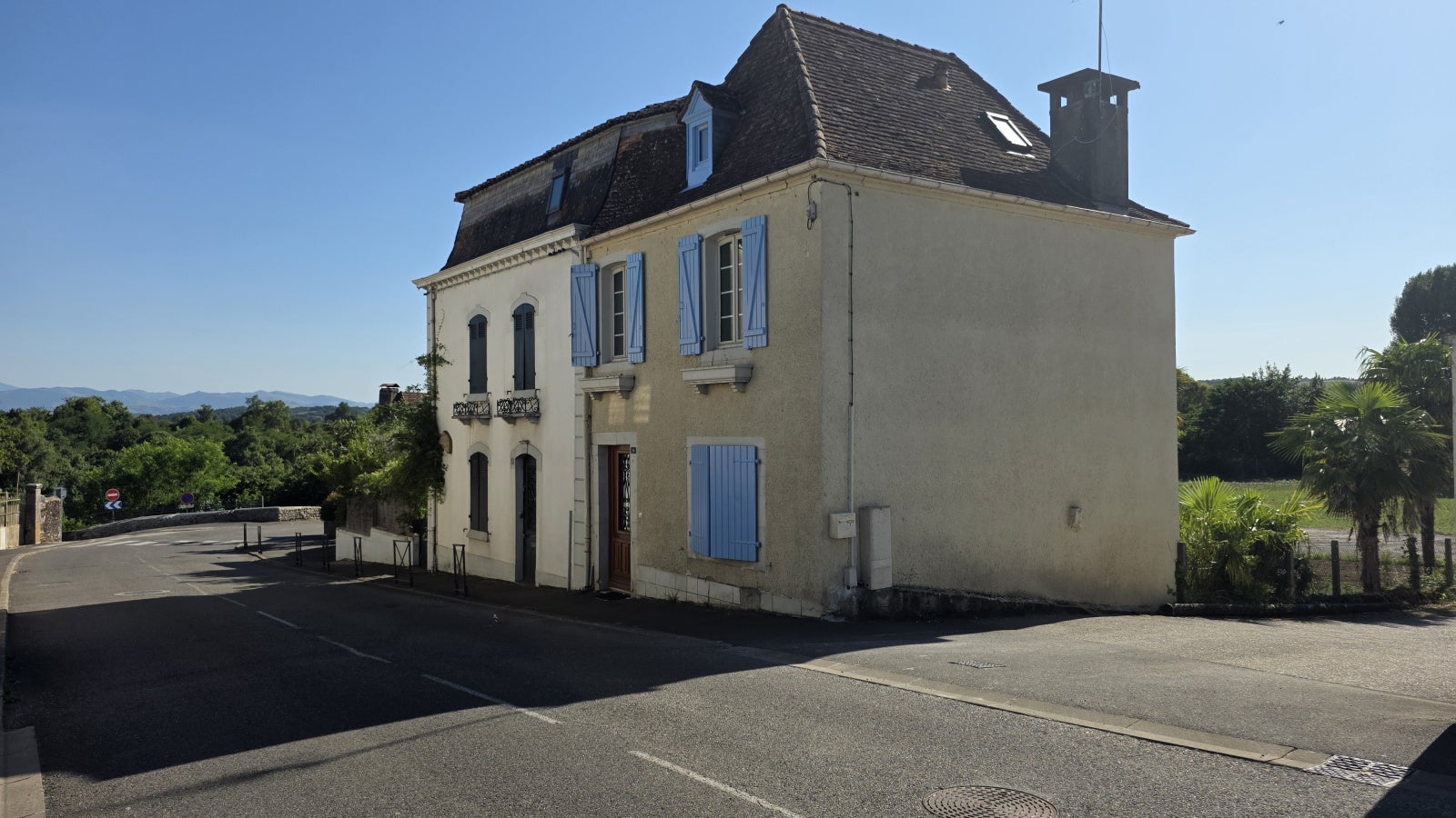 House Avenue de la Gare in Sauveterre-de-Béarn