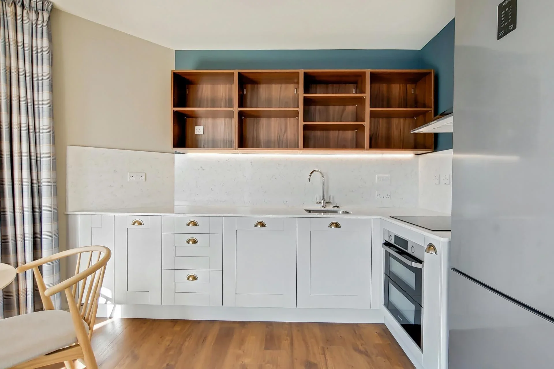 Flat Weaver Walk in Greater London