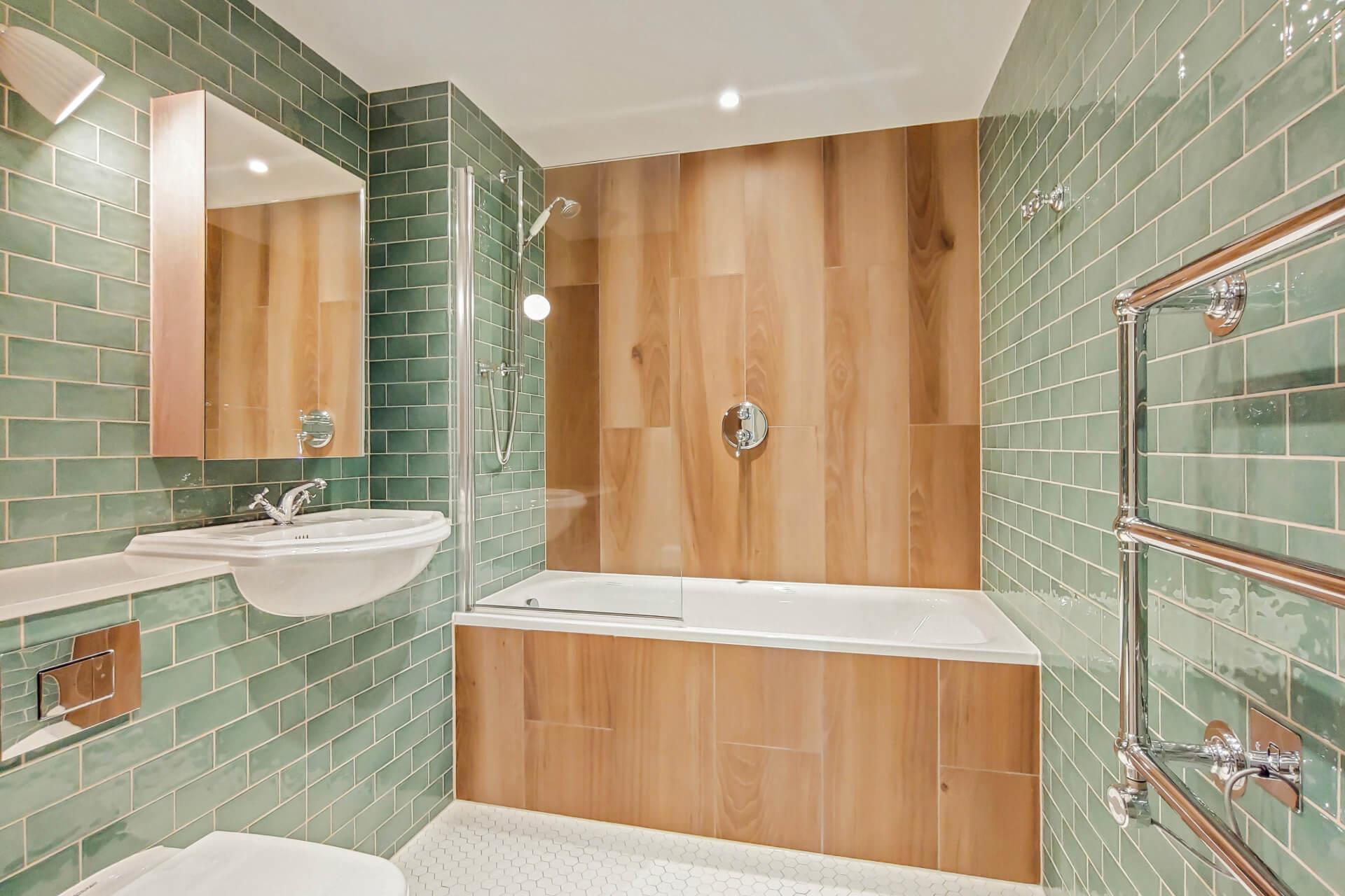 Flat Weaver Walk in Greater London
