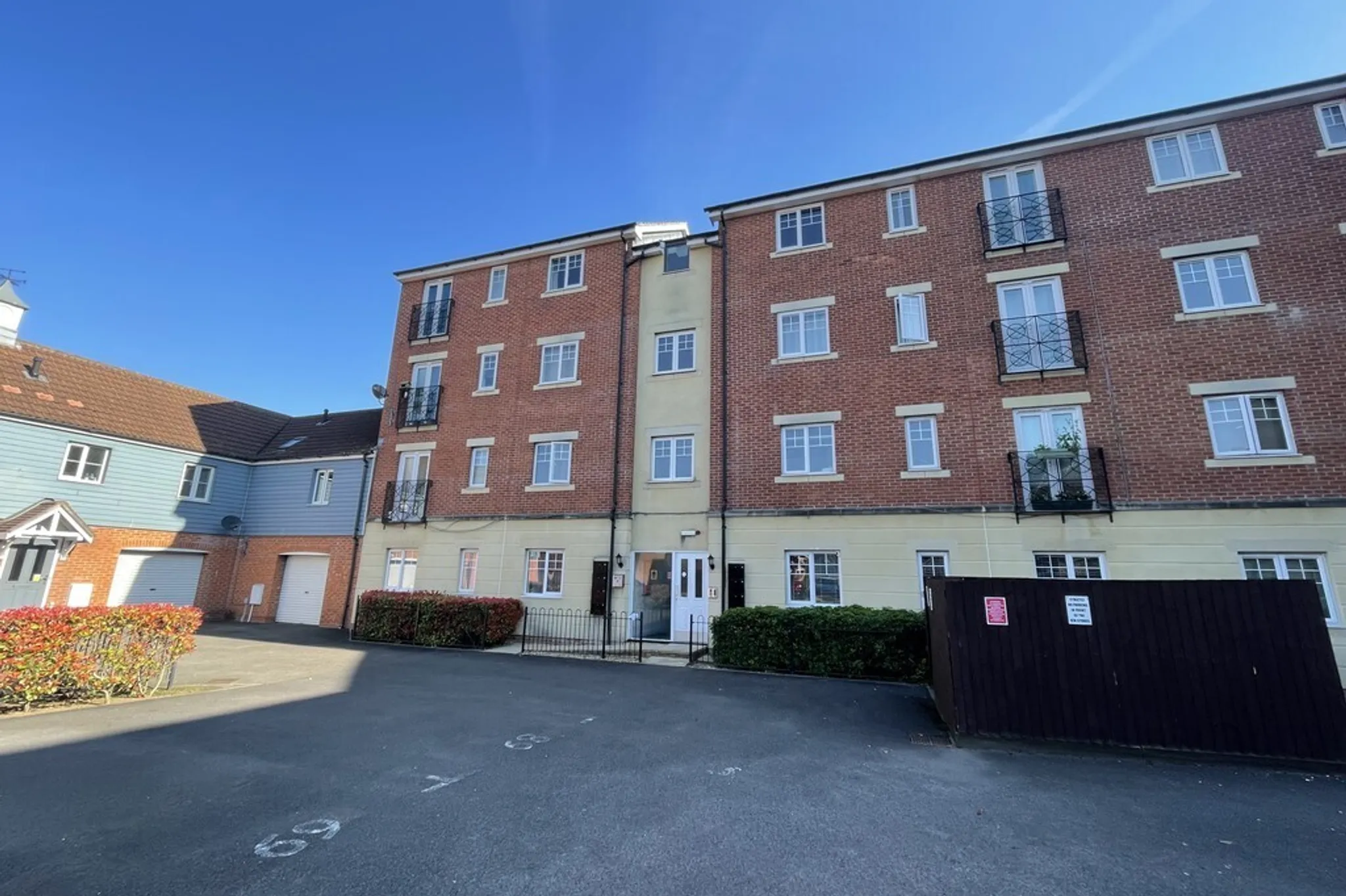 Flat Riverside Close in Bridgwater