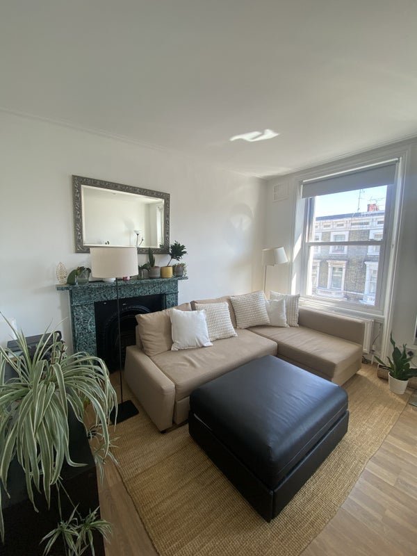 Flat Finborough Road in Greater London