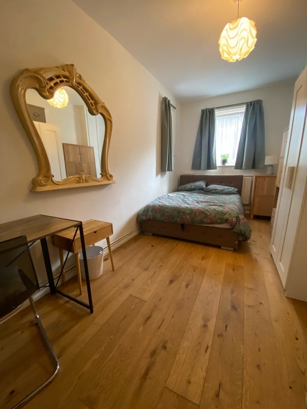 Room Faulkner Street in Greater London