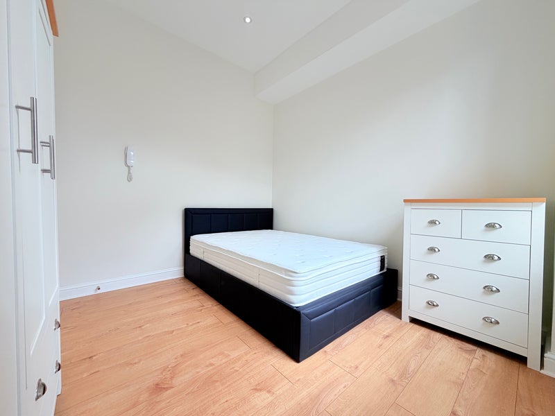 Room Tancred Road in Greater London