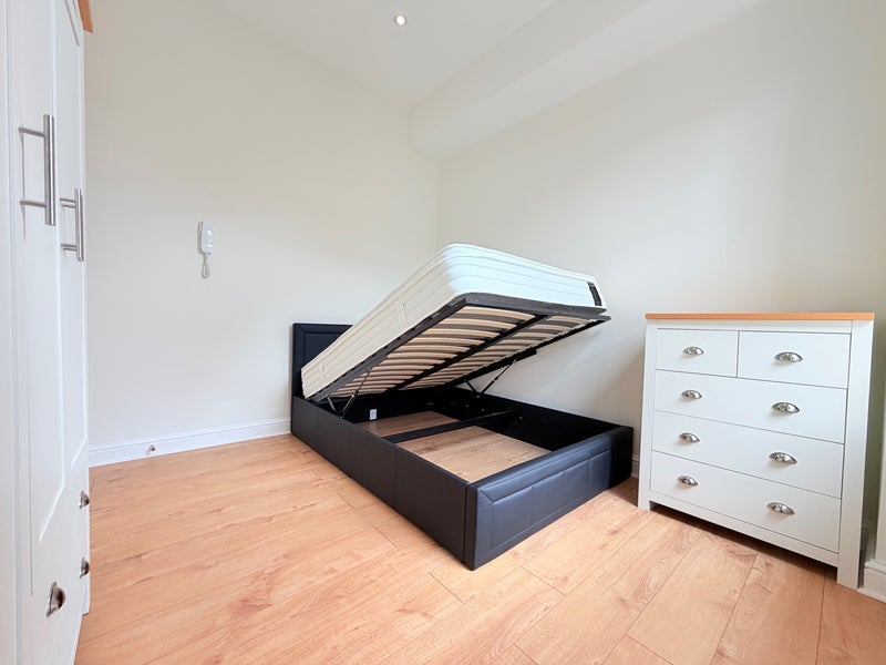 Room Tancred Road in Greater London