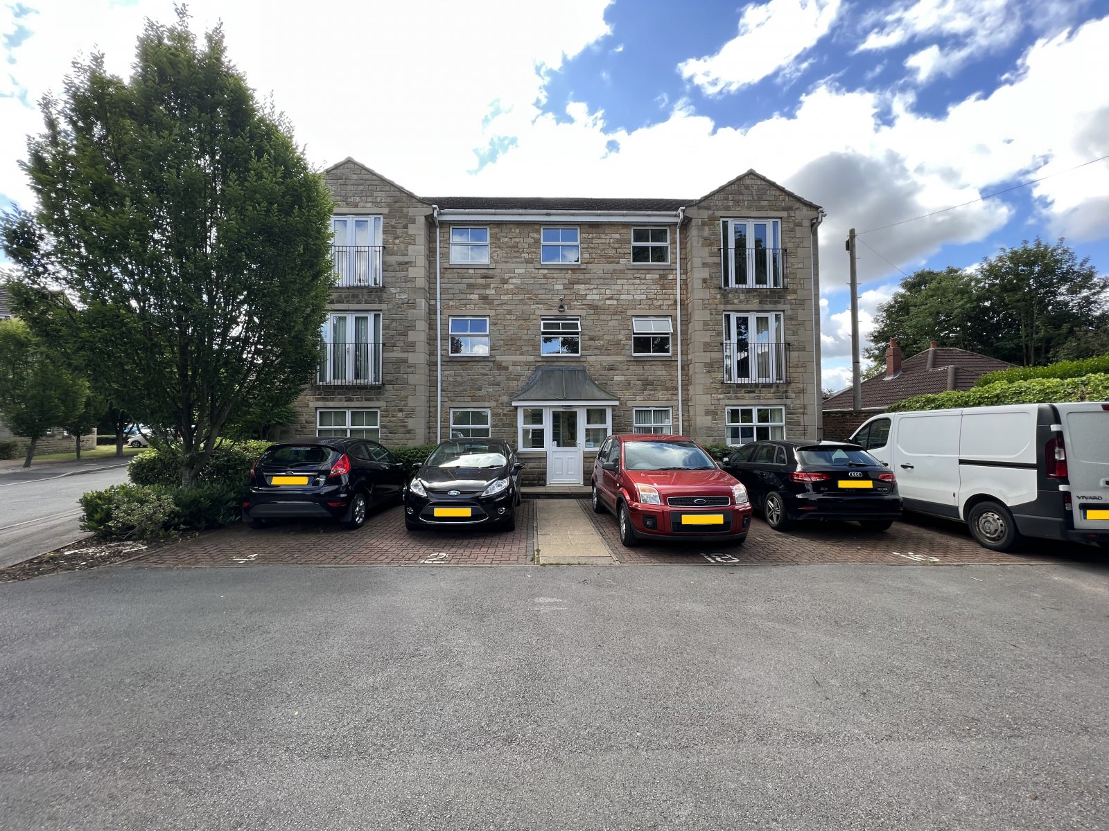 Flat Fearnley Croft in Kirklees