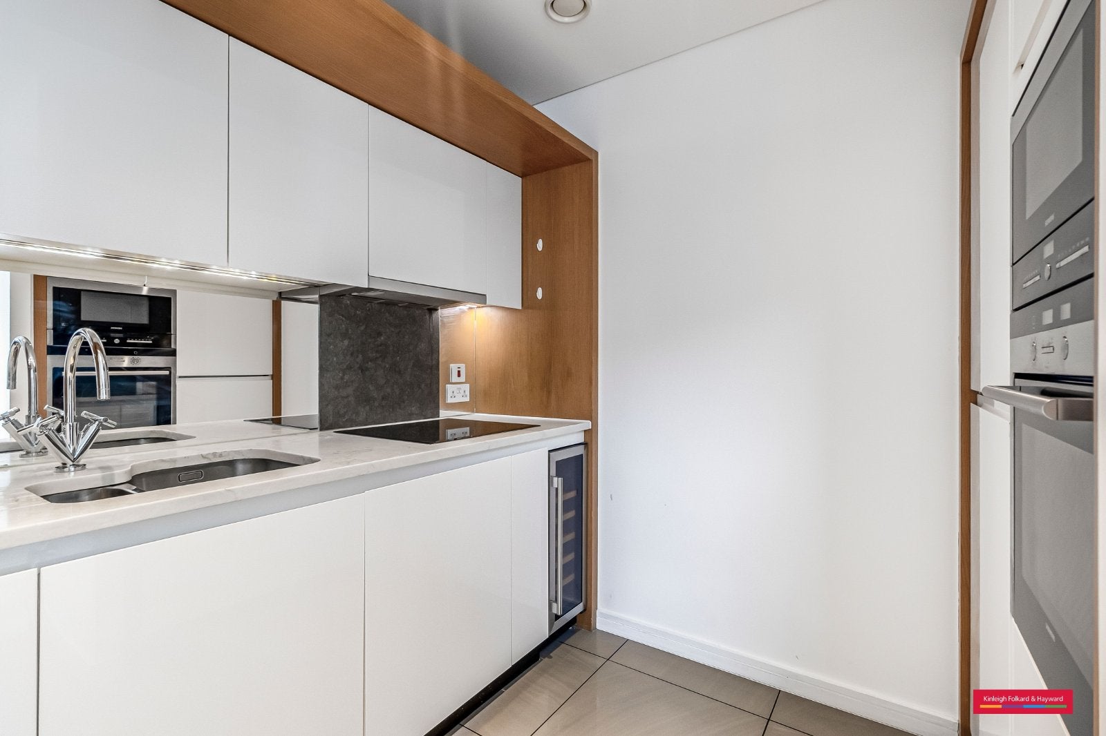 Flat Hampstead Road in Greater London
