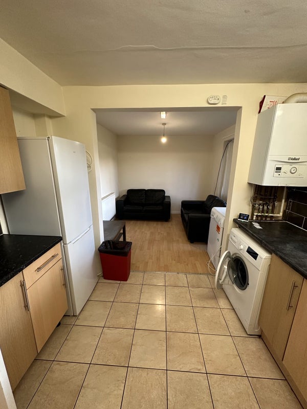 Room Leasow Drive in Birmingham