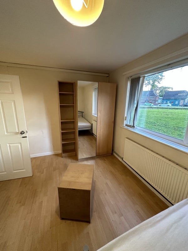 Room Leasow Drive in Birmingham