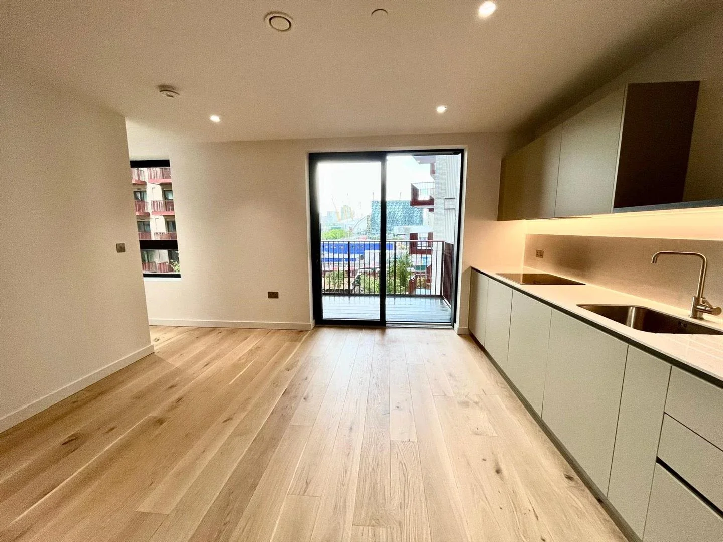 Flat Pilot Walk in Greater London