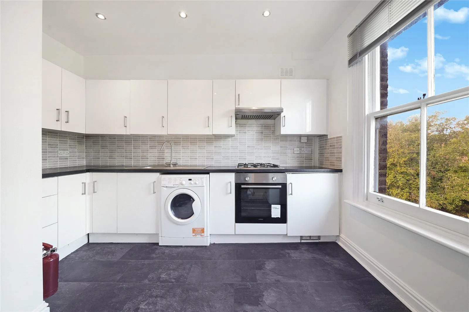 Flat Cavendish Road in Greater London