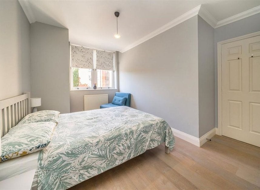 Flat Shoot-up Hill in Greater London