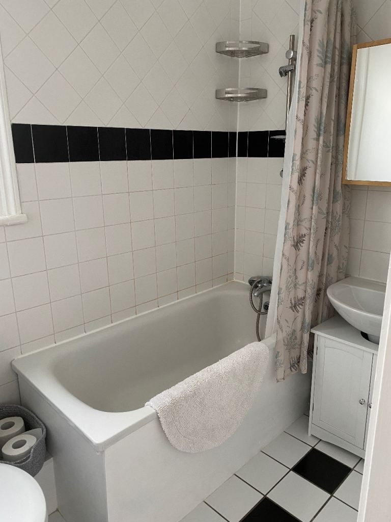 Flat Kingwood Road in Greater London